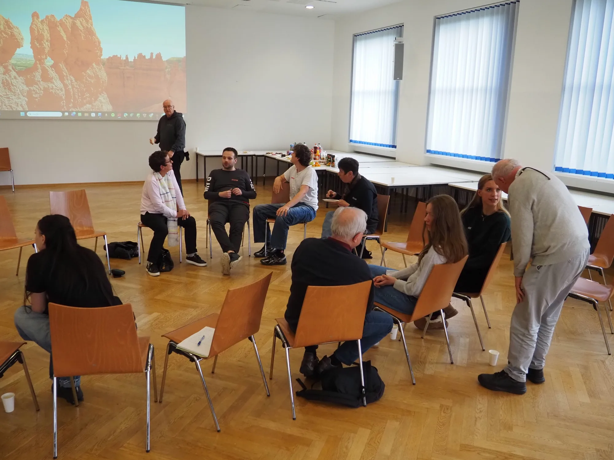 YOLD-Community bei einem persönlichen Treffen in Frankfurt